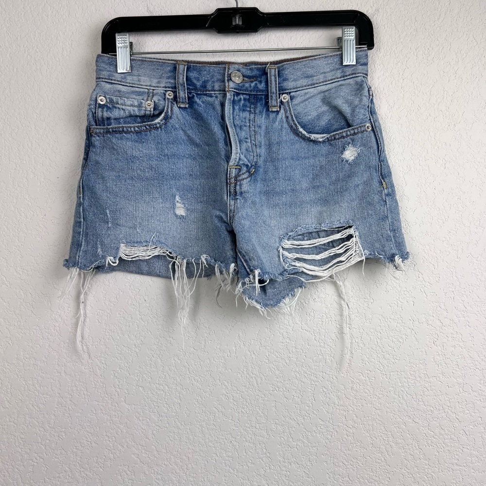 We The Free Distressed Denim High Rise Short Size 24